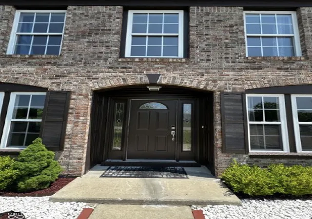 2nd image of 585 Fireside Dr, Greenwood, IN 46143 | MLS# 22084666