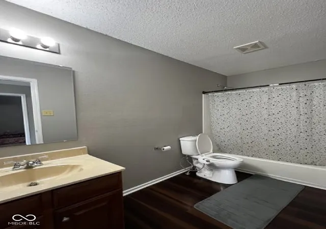 5th image of 585 Fireside Dr, Greenwood, IN 46143 | MLS# 22084666