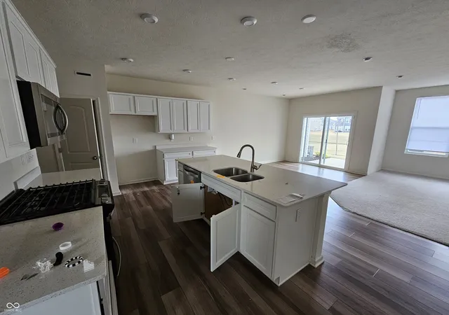 Photo 2 of Townhouse for sale at 18762 Terra Vista Pl, Westfield, IN 46074 | MLS# 22084678 | Listing updated on 2026-09-14