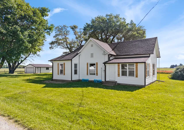Homes for sale in Fortville, IN | 6015 N 50 E, Fortville, IN 46040 | MLS# 22084683