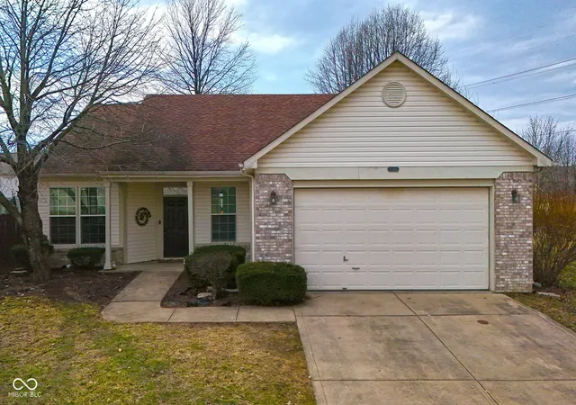 Photo 3 of Sale Pending at 8346 Montgomery Ave, Indianapolis, IN 46227 | MLS# 22084825 | Listing updated on 2026-09-25