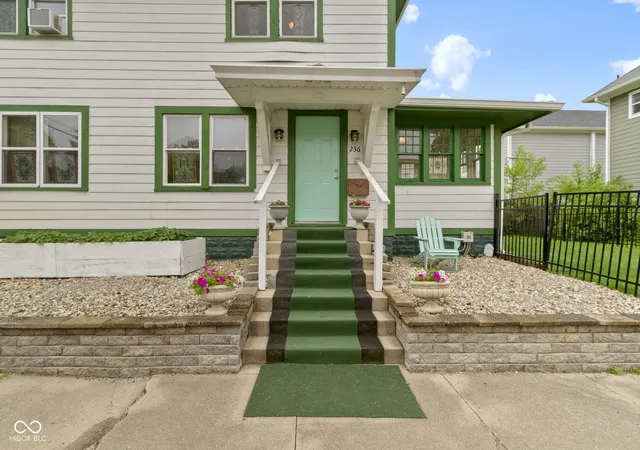Photo 3 of Single family home for sale at 236 W 33rd Street, Indianapolis, IN 46208 | MLS# 22085009 | Listing updated on 2026-09-03