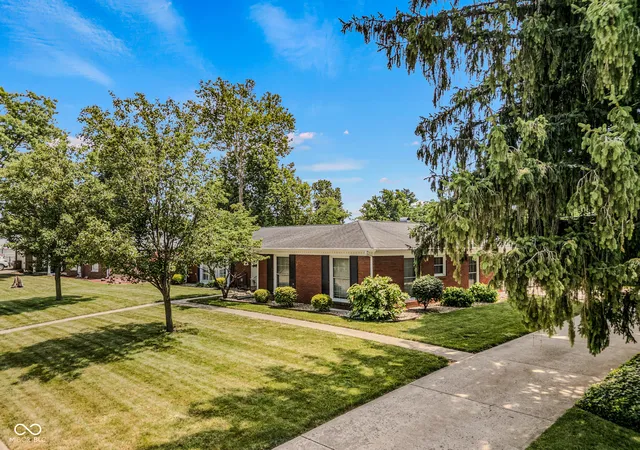 3rd image of 1511 Crescent Dr, Columbus, IN 47203 | MLS# 22085268