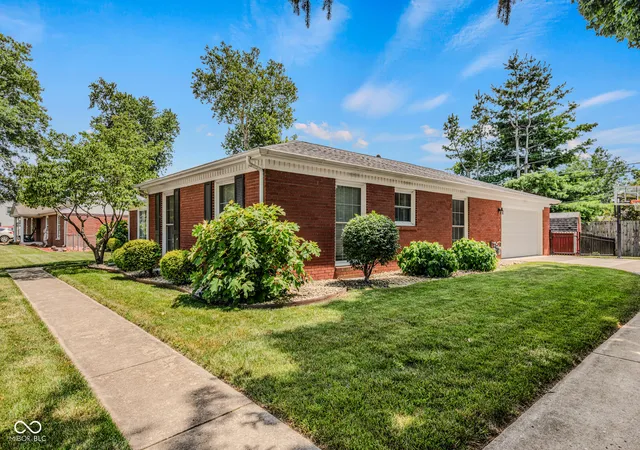 4th image of 1511 Crescent Dr, Columbus, IN 47203 | MLS# 22085268