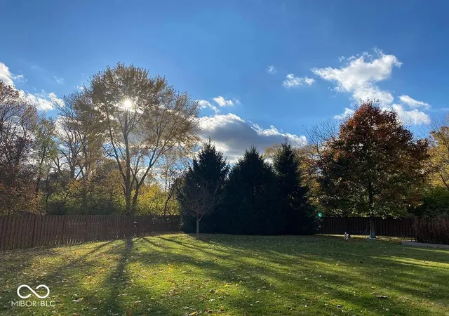 32nd image of 1327 Walston Ct, Indianapolis, IN 46260 | MLS# 22085404