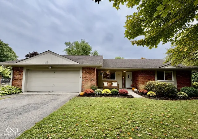 Photo 3 of Single family home for sale at 1327 Walston Ct, Indianapolis, IN 46260 | MLS# 22085404 | Listing updated on 2026-10-02