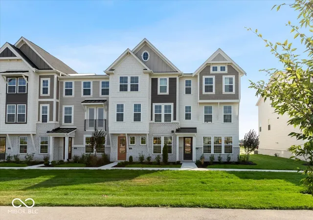 Townhouse for sale at 428 Elite St, Westfield, IN 46074 | MLS# 22085428