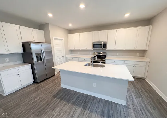 Photo 2 of Single family home for sale at 8691 Laurelton Pl, Brownsburg, IN 46112 | MLS# 22085670 | Listing updated on 2026-09-17