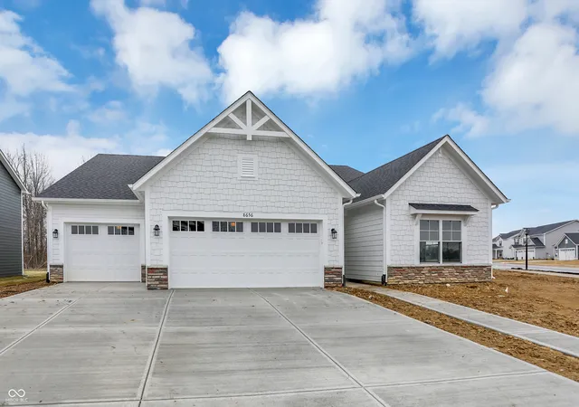 3rd image of 8656 Meadowlands Ct, Plainfield, IN 46168 | MLS# 22086007