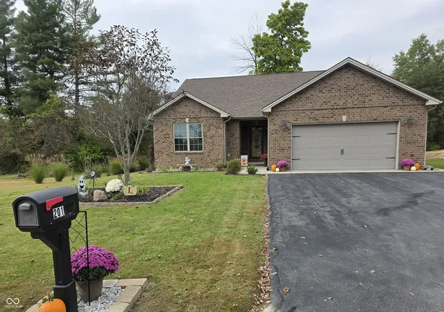 5th image of 201 S Westwood Dr, Westport, IN 47283 | MLS# 22086192