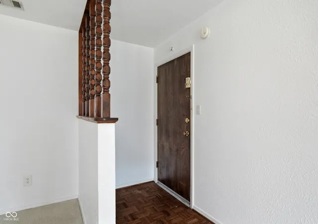 3rd image of 1602 Queensbridge Sq #APT 7, Indianapolis, IN 46219 | MLS# 22086399