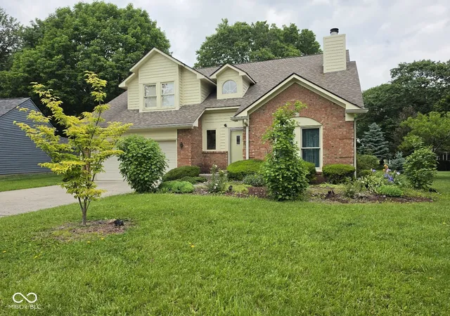 3rd image of 23 Turnberry Cir, Greenwood, IN 46143 | MLS# 22086575