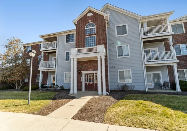 Homes for sale in Indianapolis, IN | 6231 Amber Creek Ln #310, Indianapolis, IN 46237 | MLS# 22086824