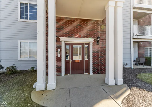 Homes for sale in Indianapolis, IN | 6231 Amber Creek Ln #310, Indianapolis, IN 46237 | MLS# 22086824