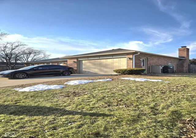 3rd image of 810 Padre Ln, Greenwood, IN 46143 | MLS# 22086885