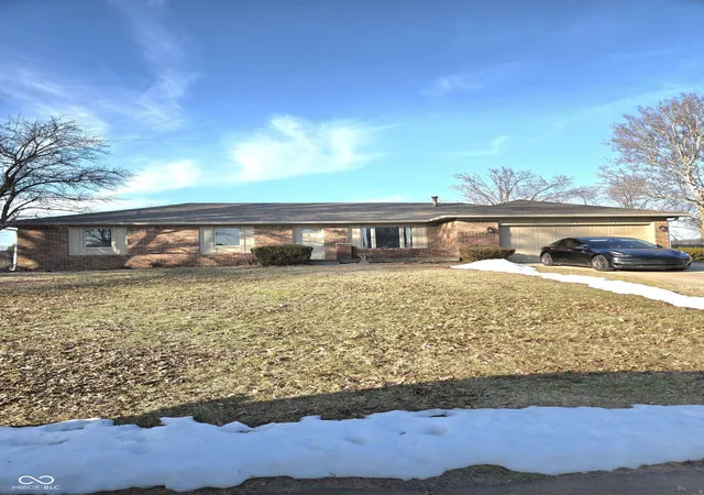 5th image of 810 Padre Ln, Greenwood, IN 46143 | MLS# 22086885