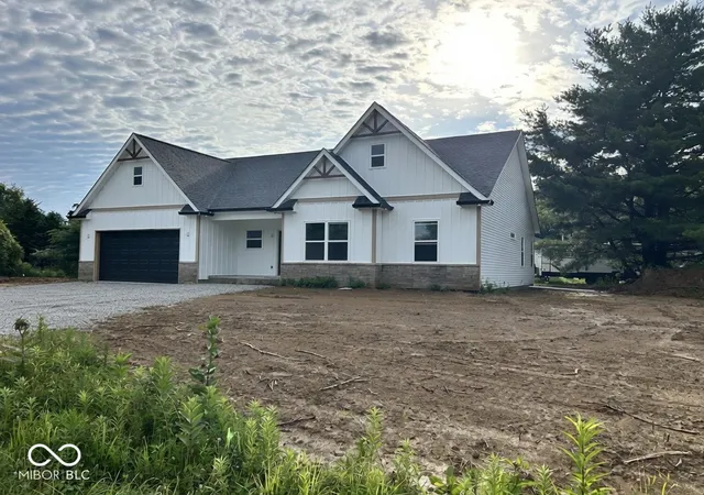 Homes for sale in Coatesville, IN | 523 Gettysburg, Coatesville, IN 46121 | MLS# 22086952