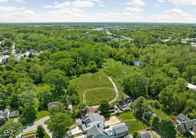 1st image of 410 S Fourth St, Zionsville, IN 46077 | MLS# 22086982