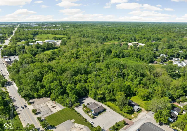 2nd image of 410 S Fourth St, Zionsville, IN 46077 | MLS# 22086982