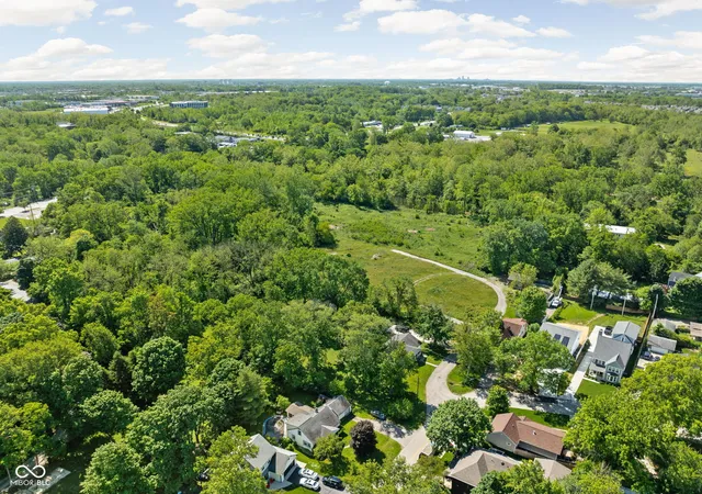 3rd image of 410 S Fourth St, Zionsville, IN 46077 | MLS# 22086982