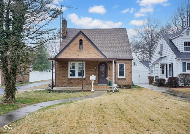 1st image of 2308 Pearl St, Columbus, IN 47201 | MLS# 22087123