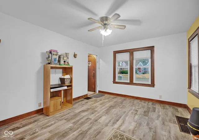 4th image of 2308 Pearl St, Columbus, IN 47201 | MLS# 22087123