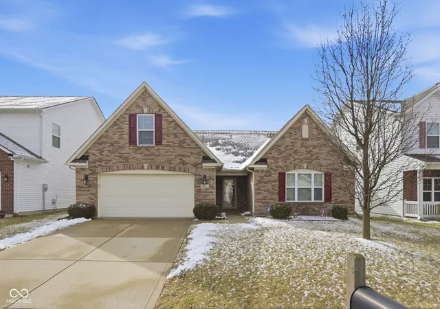 Homes for sale in Indianapolis, IN | 5911 Edelle Dr, Indianapolis, IN 46237 | MLS# 22087155