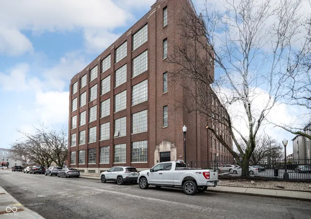 Homes for sale in Indianapolis, IN | 611 N Park Ave #109, Indianapolis, IN 46204 | MLS# 22087208