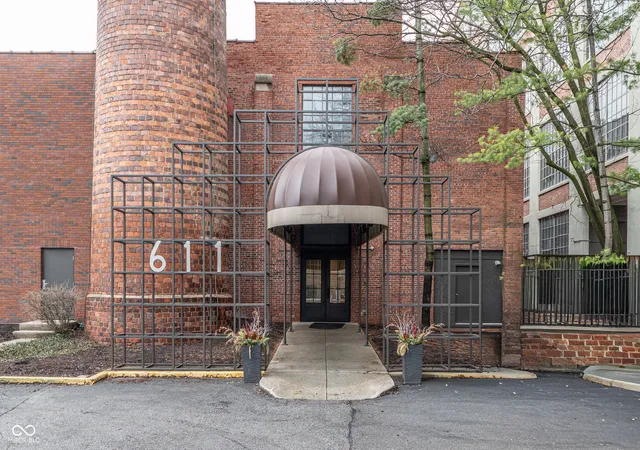 Homes for sale in Indianapolis, IN | 611 N Park Ave #109, Indianapolis, IN 46204 | MLS# 22087208