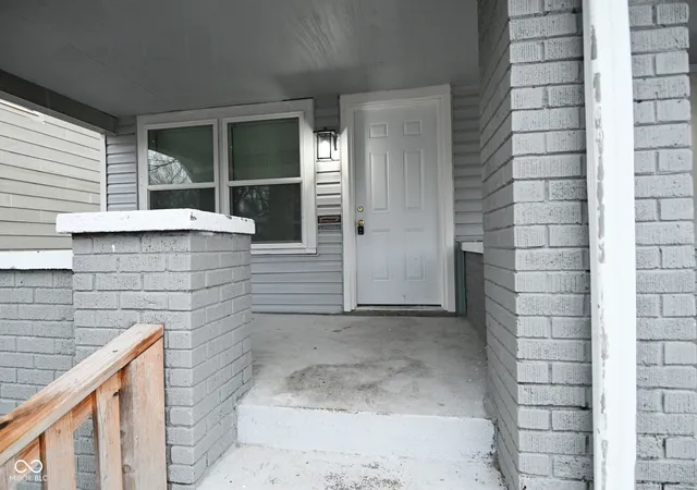 2nd image of 822 N Bradley Ave, Indianapolis, IN 46201 | MLS# 22087324