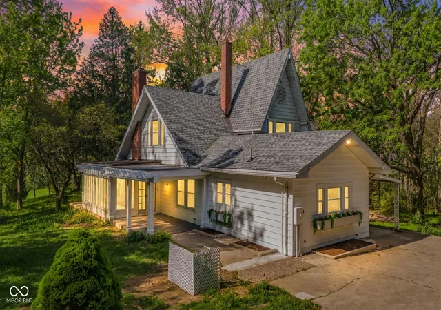 Photo 2 of Single family home for sale at 1207 Van Buskirk Rd, Anderson, IN 46011 | MLS# 22087553 | Listing updated on 2026-08-27