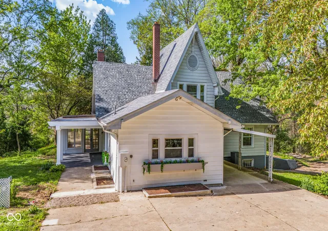 Photo 3 of Single family home for sale at 1207 Van Buskirk Rd, Anderson, IN 46011 | MLS# 22087553 | Listing updated on 2026-08-27