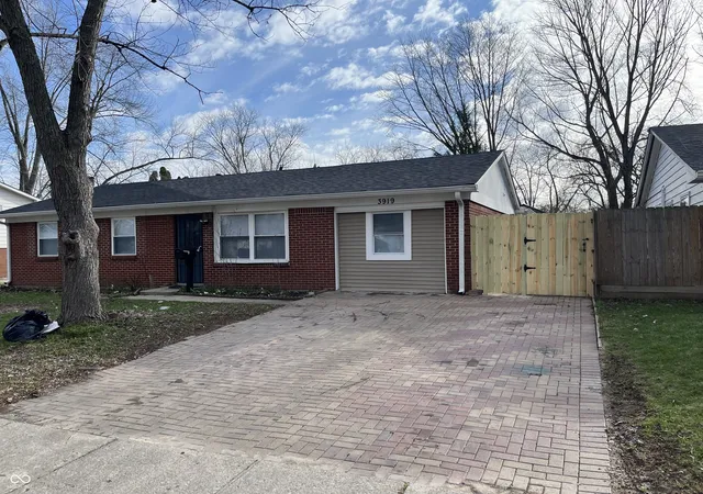 Photo 1 of Single family home for sale at 3919 Kivet Ct, Indianapolis, IN 46235 | MLS# 22087609 | Listing updated on 2026-09-30