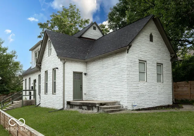 3rd image of 1102 Pleasant St, Indianapolis, IN 46203 | MLS# 22087724