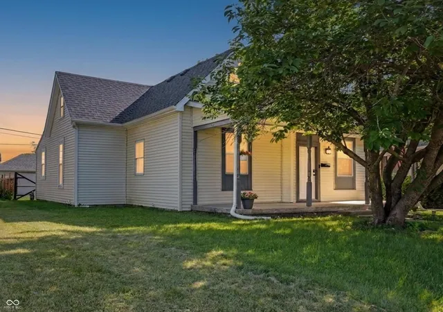 1st image of 2415 Main St, Elwood, IN 46036 | MLS# 22087830