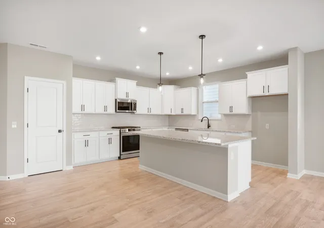 4th image of 14239 Coyote Ridge Dr, Noblesville, IN 46060 | MLS# 22087864