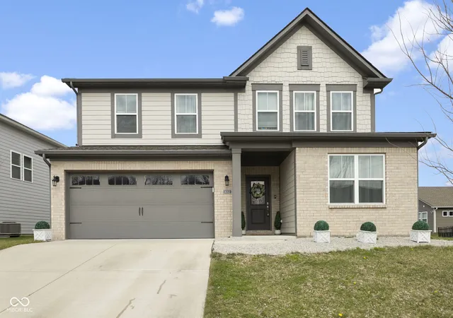 1st image of 16352 Sedalia Dr, Fishers, IN 46040 | MLS# 22087964