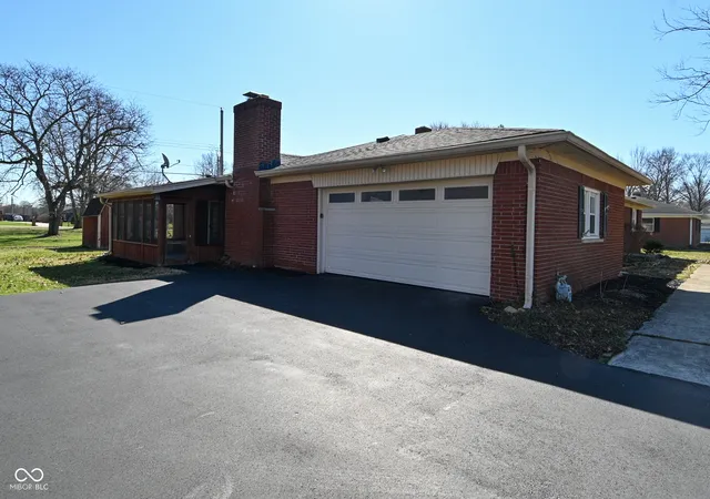 4th image of 6347 E Breamore Rd, Indianapolis, IN 46220 | MLS# 22088046