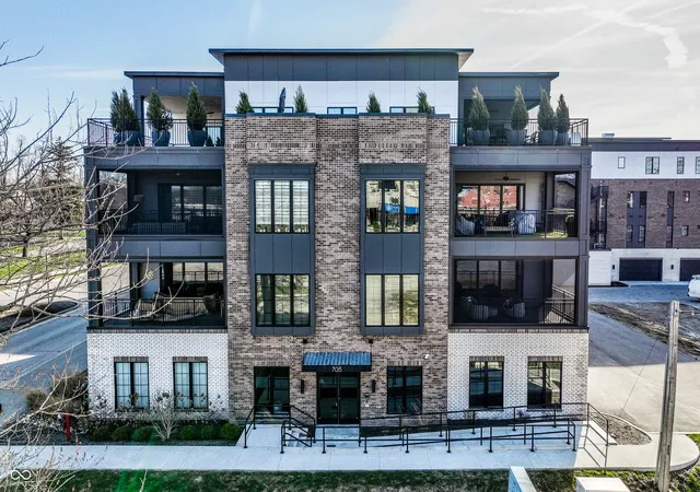 2nd image of 729 Livingstone Dr #400, Carmel, IN 46032 | MLS# 22088140