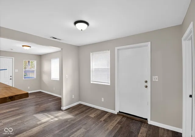 4th image of 114 S Sheridan Ave, Indianapolis, IN 46219 | MLS# 22088166