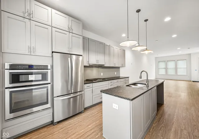 2nd image of 1528 Central Ave, Indianapolis, IN 46202 | MLS# 22088201
