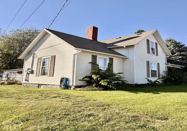 Photo 3 of Single family home for sale at 106 N Indiana St, Roachdale, IN 46172 | MLS# 22088208 | Listing updated on 2026-10-10
