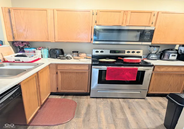 Photo 4 of Single family home for sale at 4437 Fullwood Ct, Indianapolis, IN 46254 | MLS# 22088257 | Listing updated on 2026-10-30