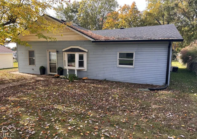 Photo 2 of Single family home for sale at 767 Laymon Ave, Spencer, IN 47460 | MLS# 22088412 | Listing updated on 2026-10-27