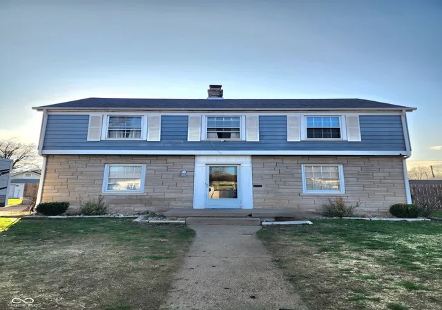 Photo 1 of Single family home for sale at 1512 Grand Ave, Columbus, IN 47201 | MLS# 22088475 | Listing updated on 2026-09-22