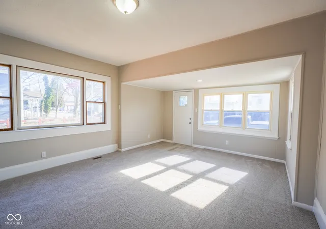 Photo 4 of Sale Pending at 516 W 4th Street, Anderson, IN 46016 | MLS# 22088603 | Listing updated on 2026-08-27