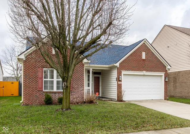 2nd image of 8122 Sand Ridge Cir, Indianapolis, IN 46237 | MLS# 22088751