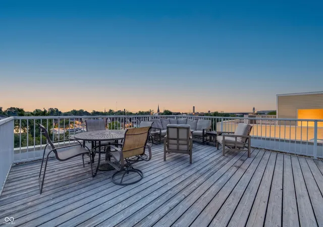 2nd image of 1014 Jackson St, Columbus, IN 47201 | MLS# 22088874