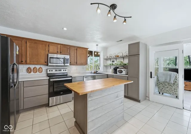 Photo 4 of Single family home for sale at 7169 Brown Park Tr, Freetown, IN 47235 | MLS# 22089145 | Listing updated on 2026-08-31