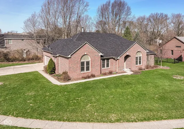 3rd image of 7830 Indian Pointe Dr, Indianapolis, IN 46236 | MLS# 22089157